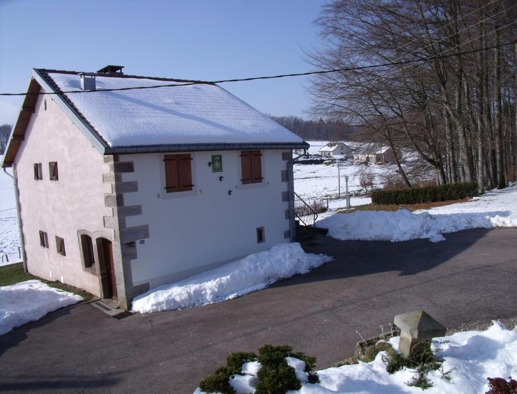 Gite Les Hirondelles Plombieres-les-Bains Exterior photo
