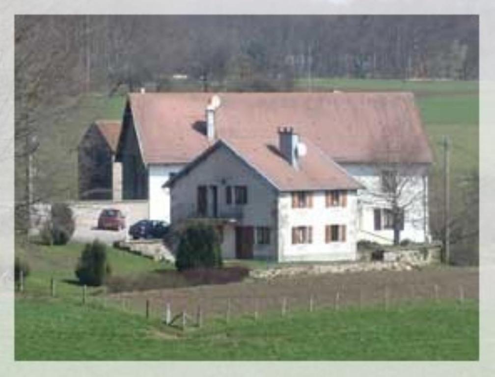 Gite Les Hirondelles Plombieres-les-Bains Exterior photo